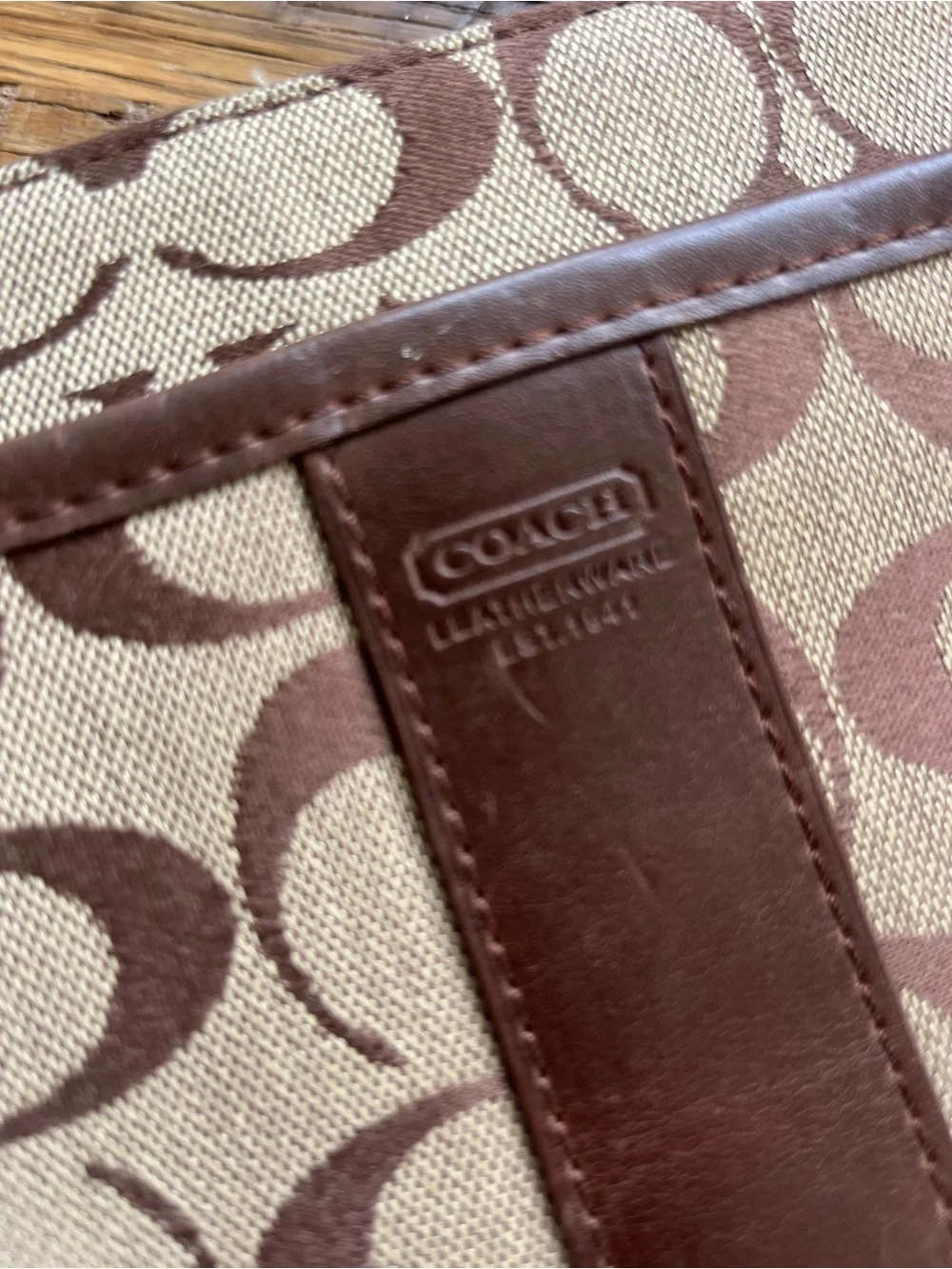 Authentic Coach Y2K  2004  Signature Swingpack Crossbody Bag Style 5659